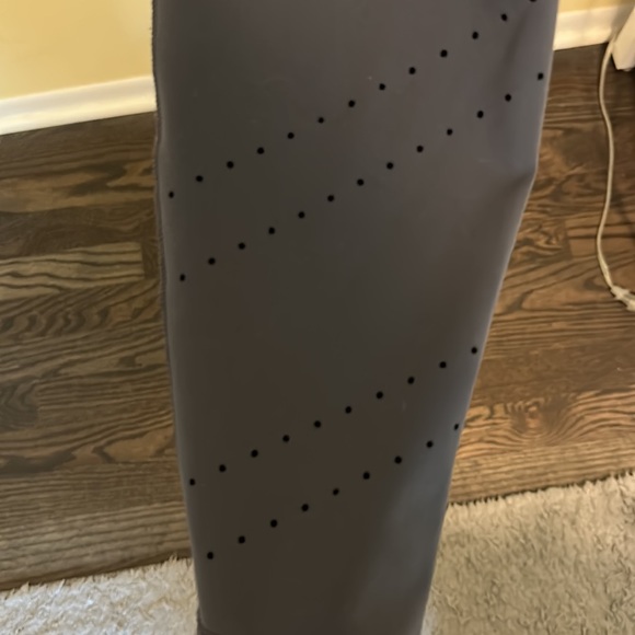 Two pair of Old Navy leggings - Picture 3 of 8